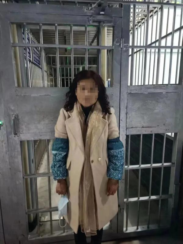 涉嫌非法勾兑售卖“咳嗽水”,海南一女子被刑拘! 涉嫌非法勾兑售卖“咳嗽水”,海南一女子被刑拘!