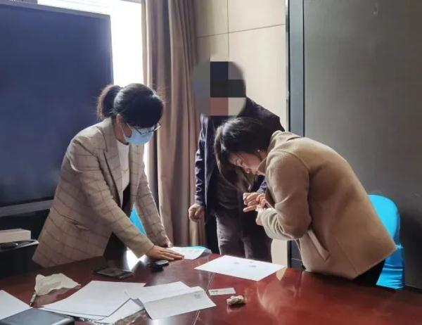 指纹鉴定立功！十几年前按下的手印，如今发现了蹊跷……