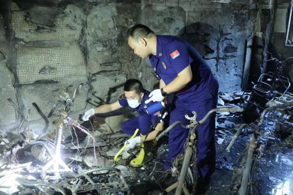 车主被判4年!电动车引发火灾,致母子两人死亡 车主被判4年!电动车引发火灾,致母子两人死亡